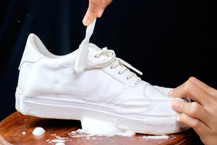 deep shoe cleaning